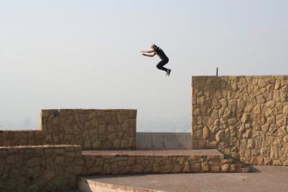 What are the benefits of practicing parkour in the city, how to stay fit through movement